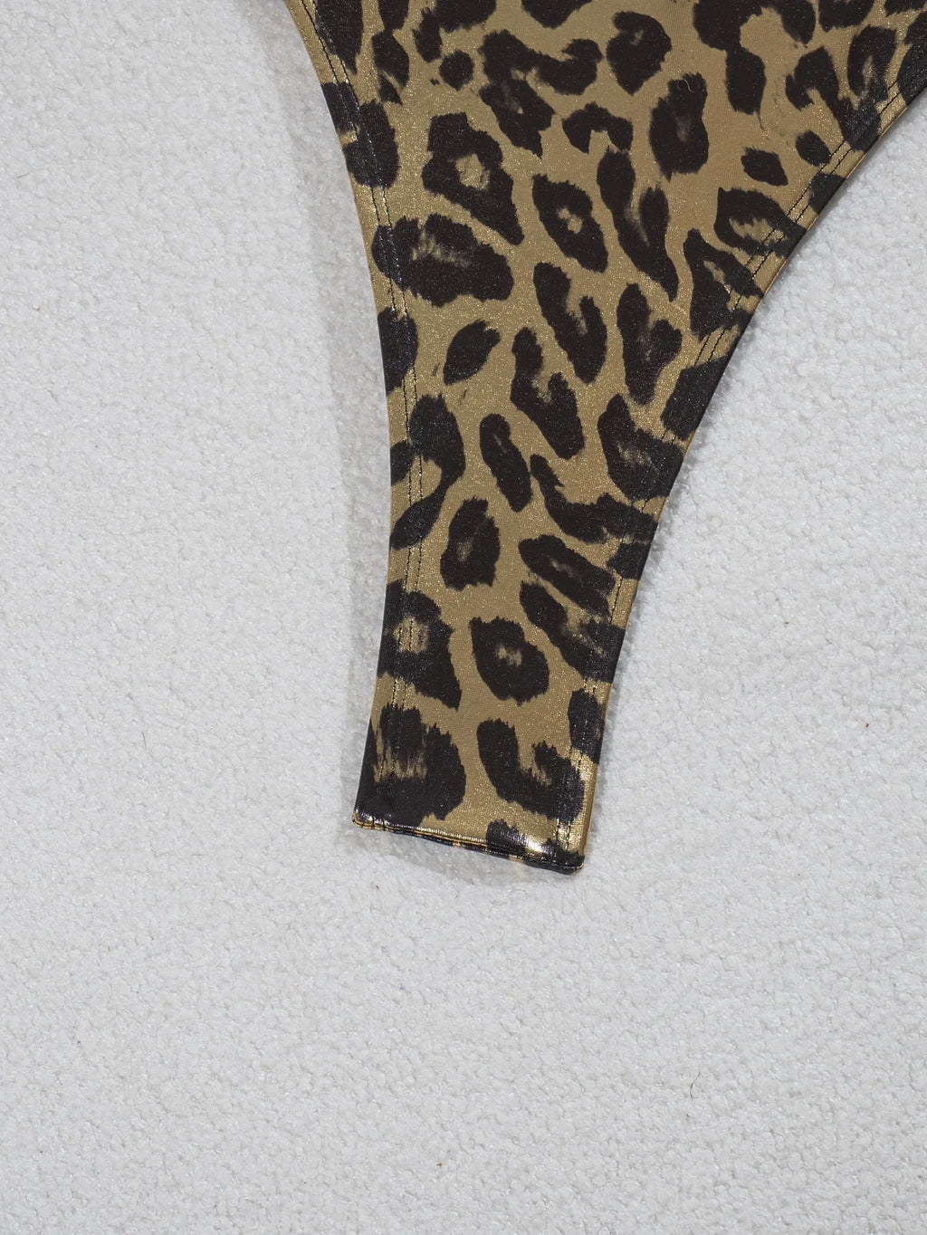 Bañador con estampado de leopardo y efecto metálico