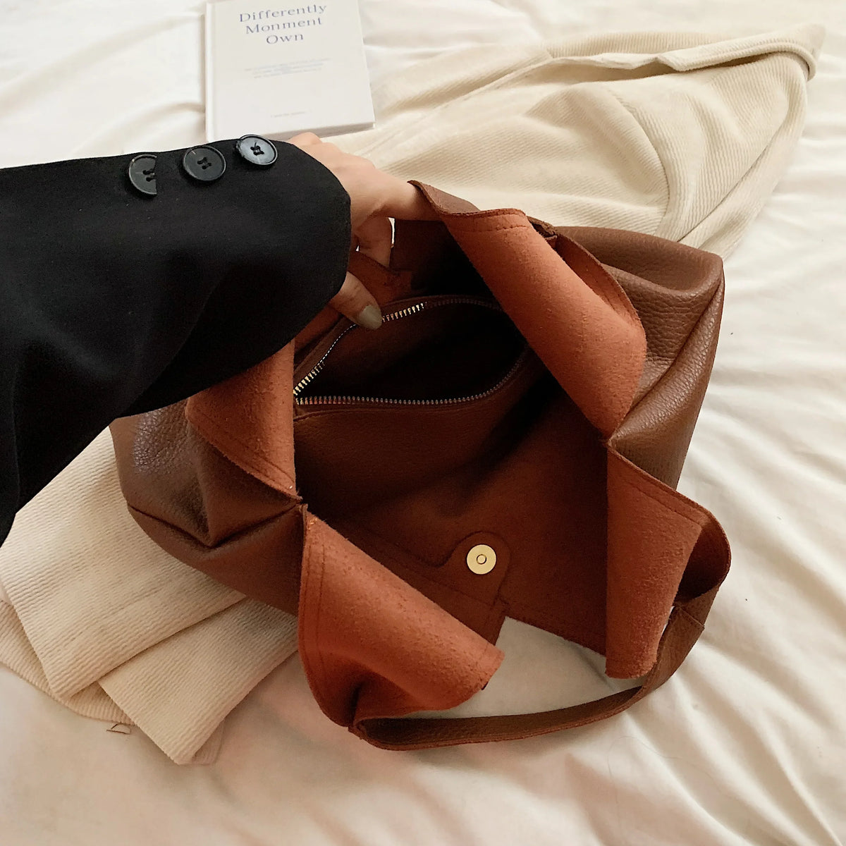 LICA - Bolso para Clases Grande de Piel Flexible - OSMARA Fashion - vista 9