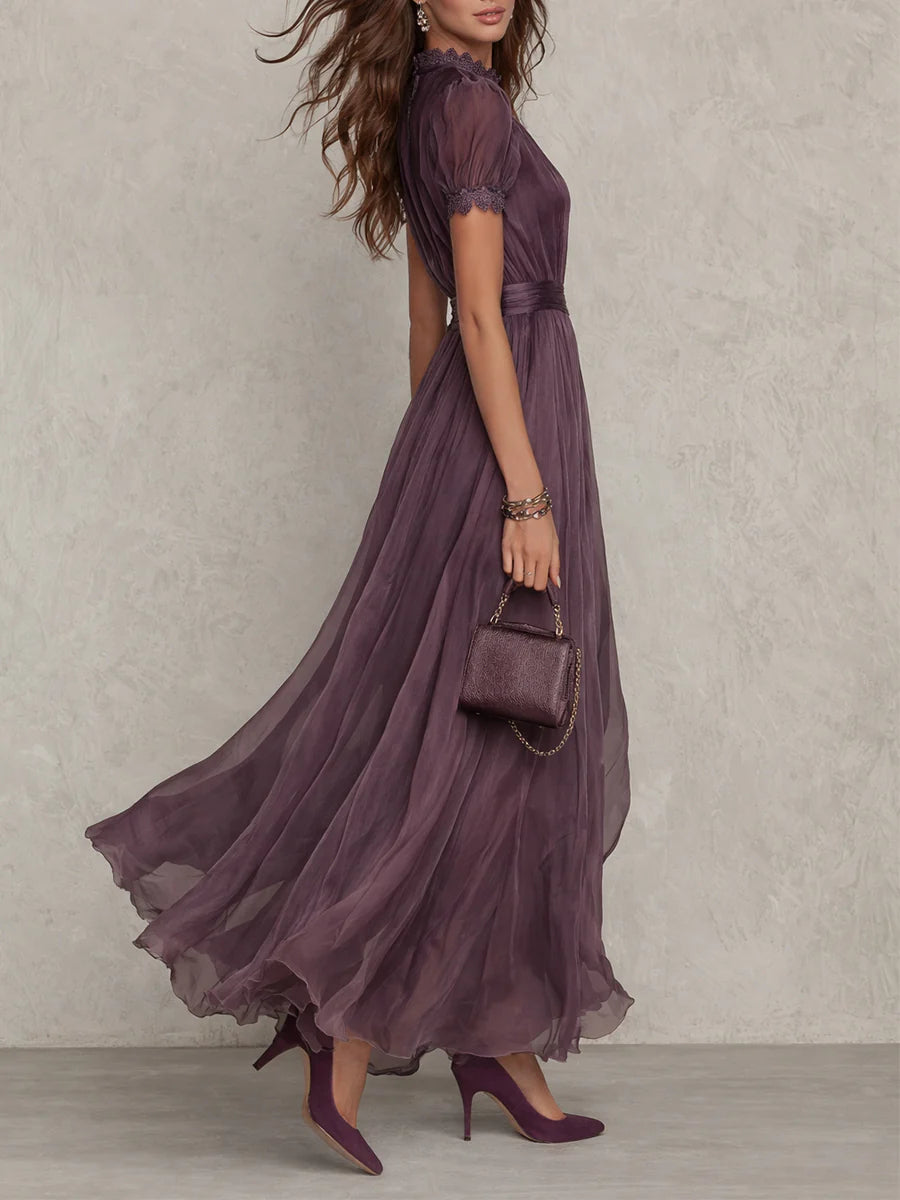 Florbela | Robe longue en mousseline de soie violette à dentelle et décolleté goutte vintage