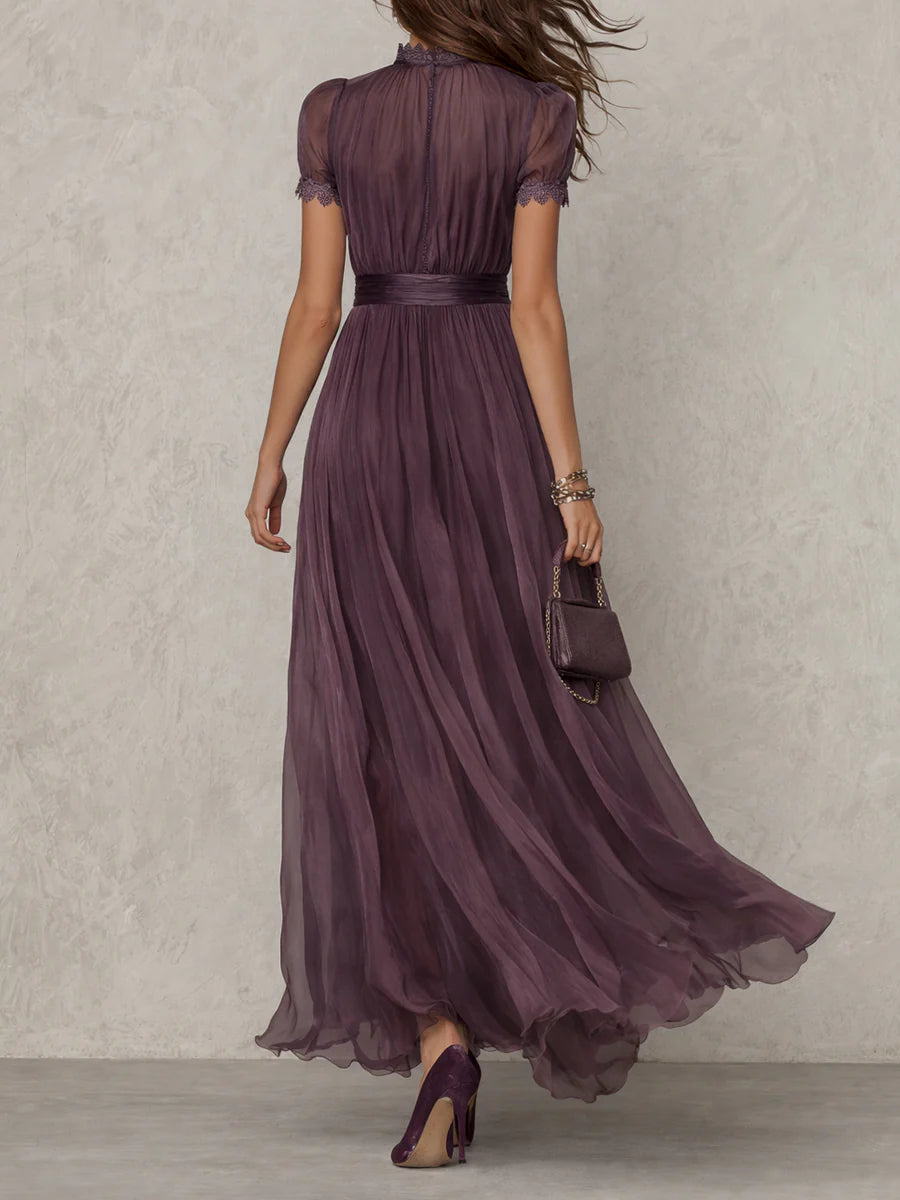 Florbela | Robe longue en mousseline de soie violette à dentelle et décolleté goutte vintage