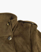 Amelia Trench corto retro en ante sintético