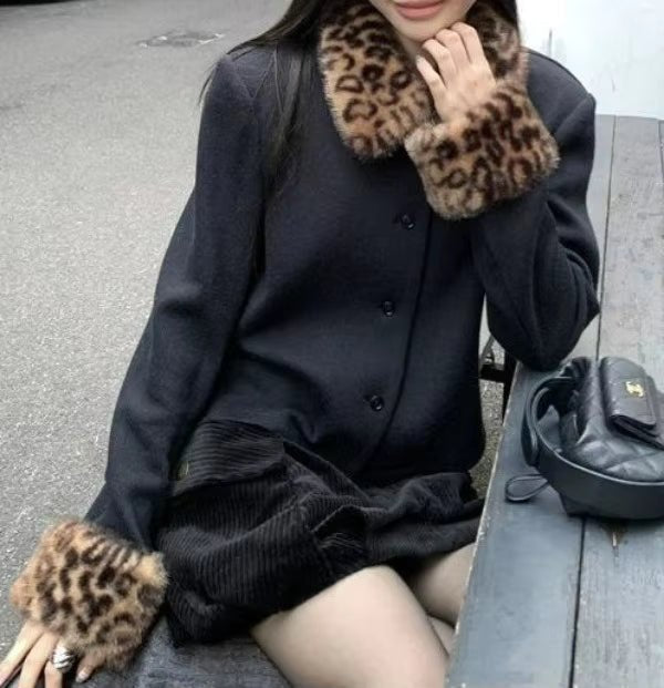 Anne Chaqueta abotonada con adorno de pelo sintético y estampado de leopardo
