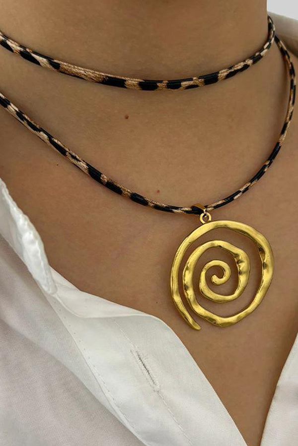 Collar en Espiral de Acero Inoxidable con Cordón Estampado de Leopardo