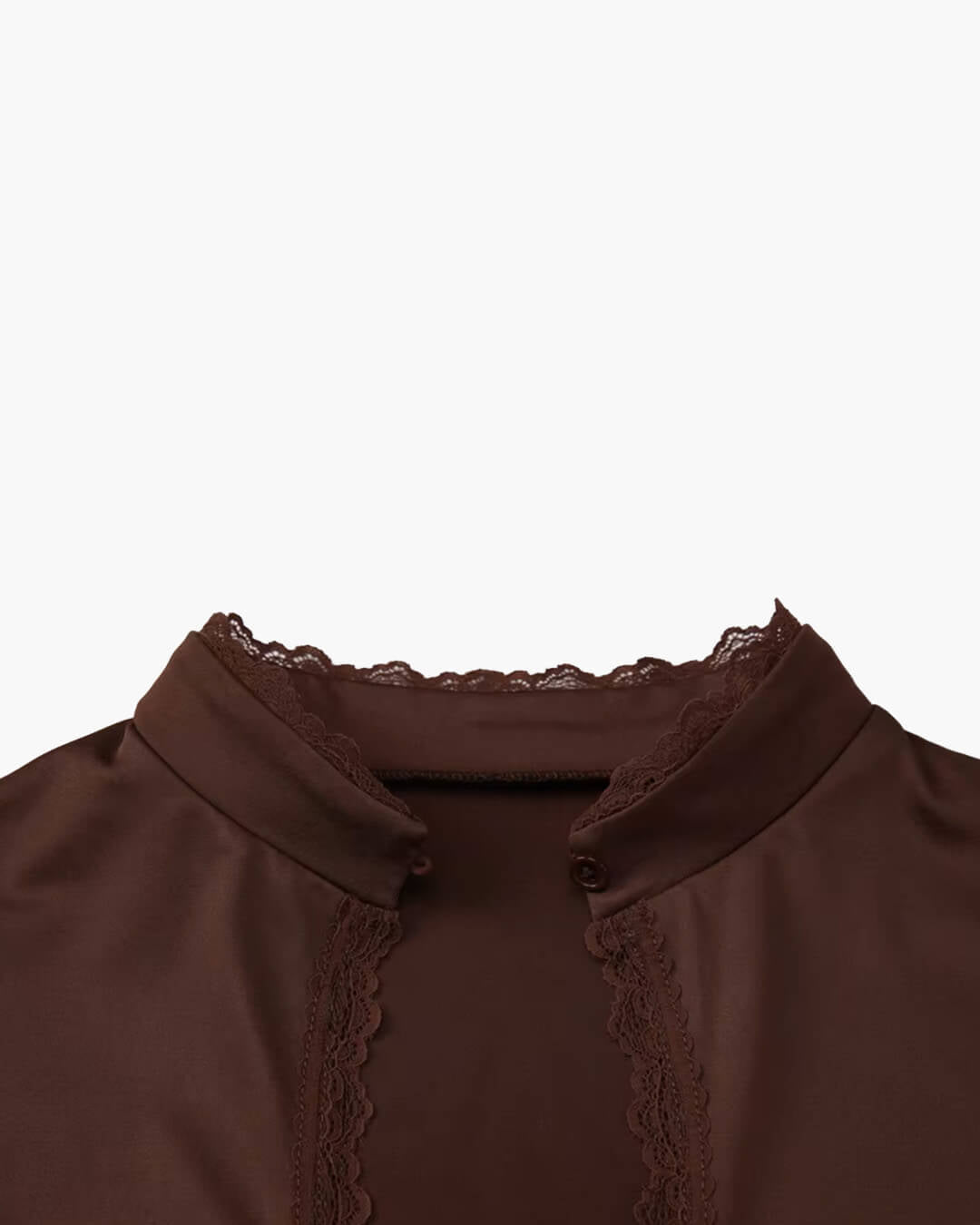 Blusa Gloria con cuello alto y aberturas en el escote