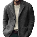 Cárdigan elegante para hombre: confort cálido y corte versátil