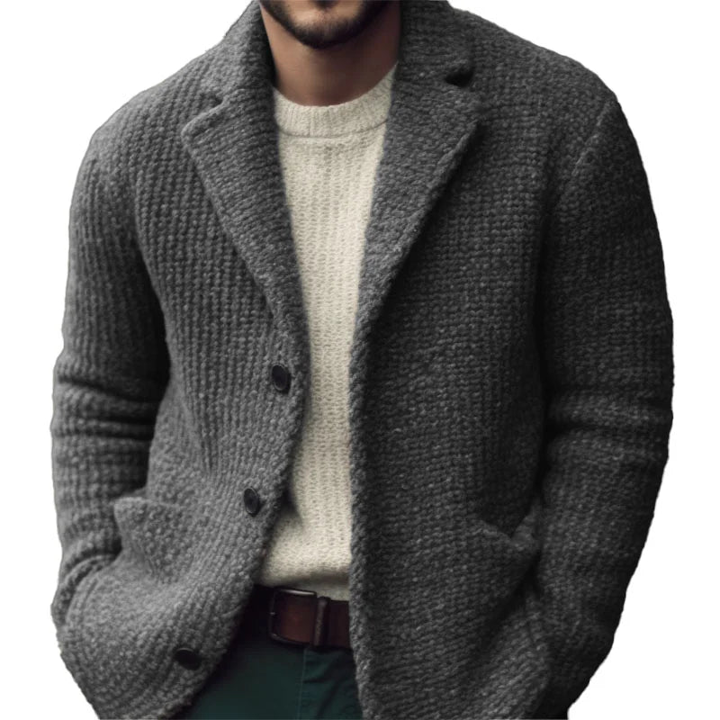 Cárdigan elegante para hombre: confort cálido y corte versátil
