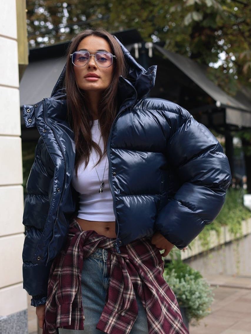 Chaqueta acolchada Gina con capucha y acabado brillante