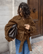 Chaqueta envolvente con cinturón Ruth en antelina sintética