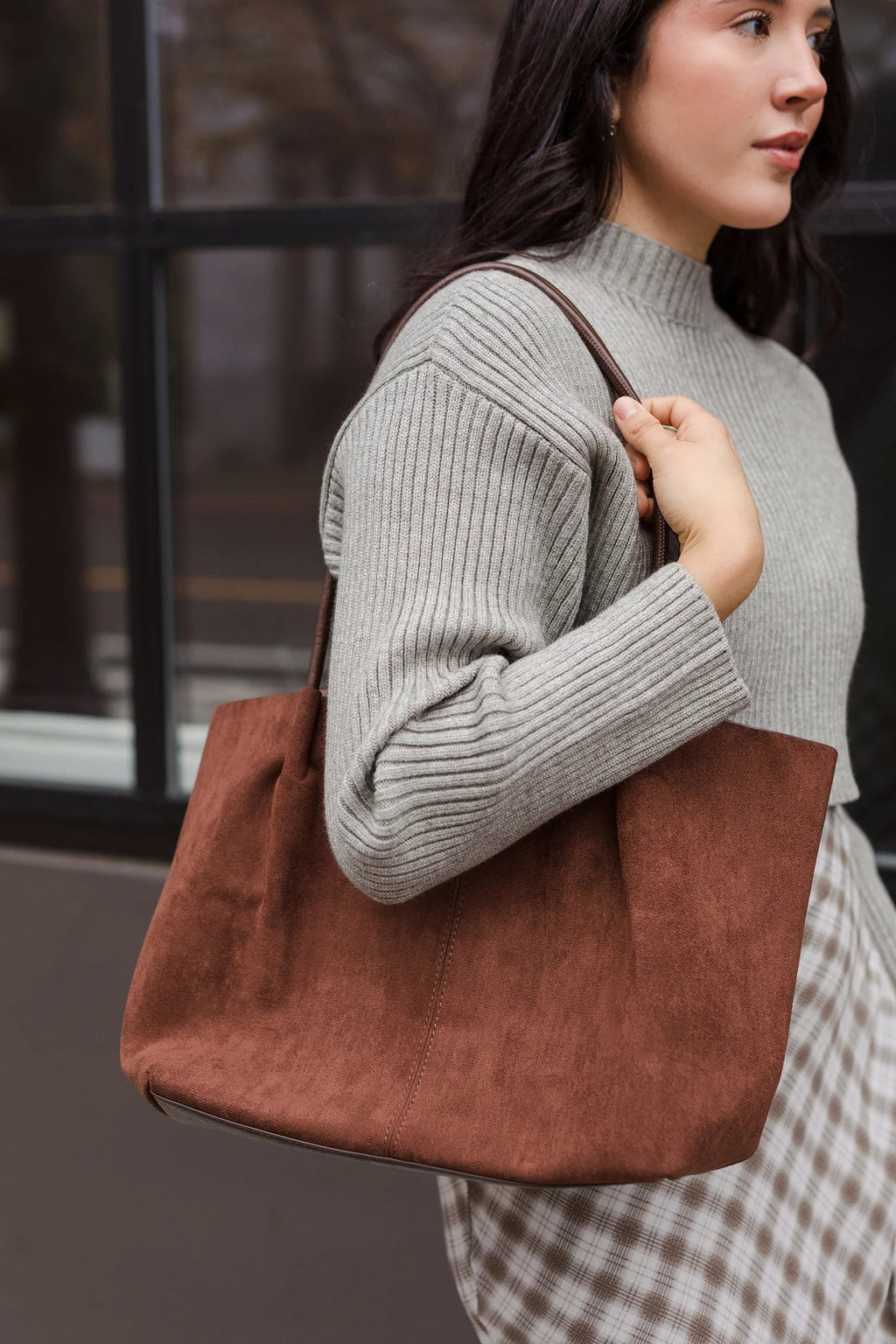 Bolso Tote de Ante Cheska con Estuche