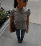 Claudia Blusa Ajustada con Cuello Alto a Cuadros