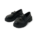 Teresa - Mocasines Mujer de Charol Negro Cadena de Cuña