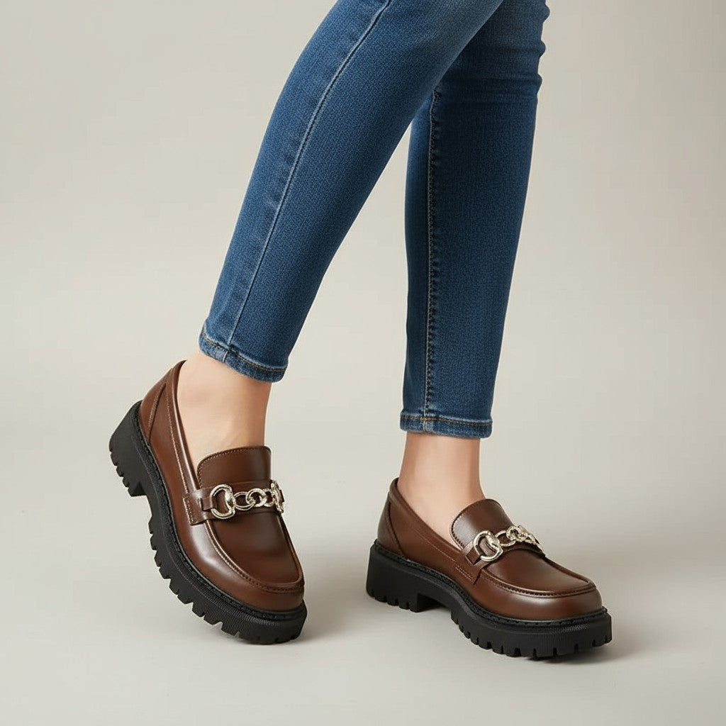 Fany - Mocasín de Cuña para Mujer Mate Cadena Dorada Elegante