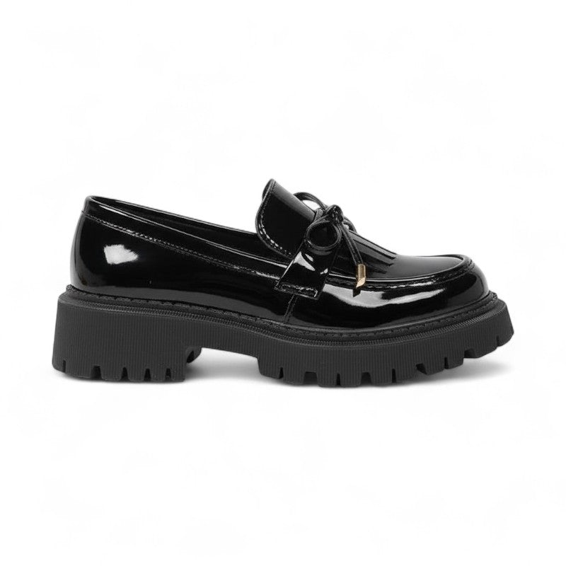 Celina - Mocasín Mujer de Charol Negro de Suela Gruesa Y Lazo Chic