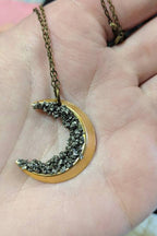 Collar Vintage con Diamante en Forma de Luna