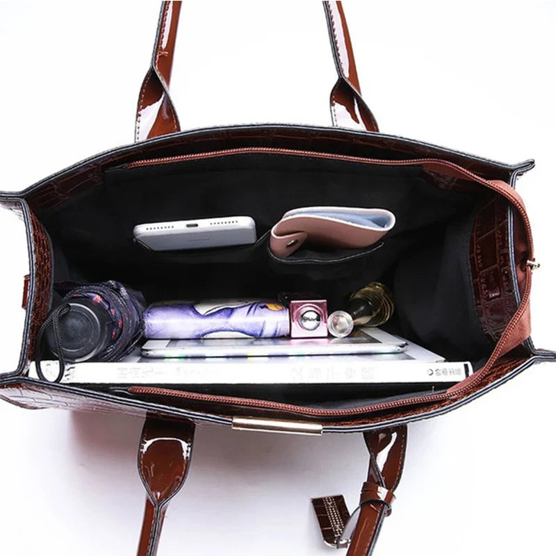ERIS - Bolso de Gran Capacidad Cocodrilo en Cuero Charol