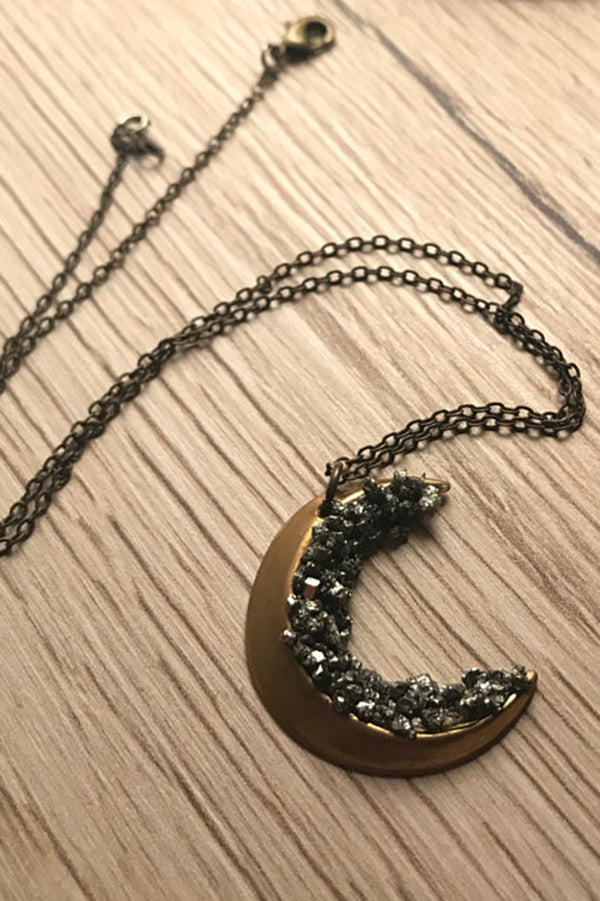 Collar Vintage con Diamante en Forma de Luna