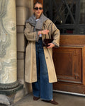 Gabardina media Annie con detalle de cuadros
