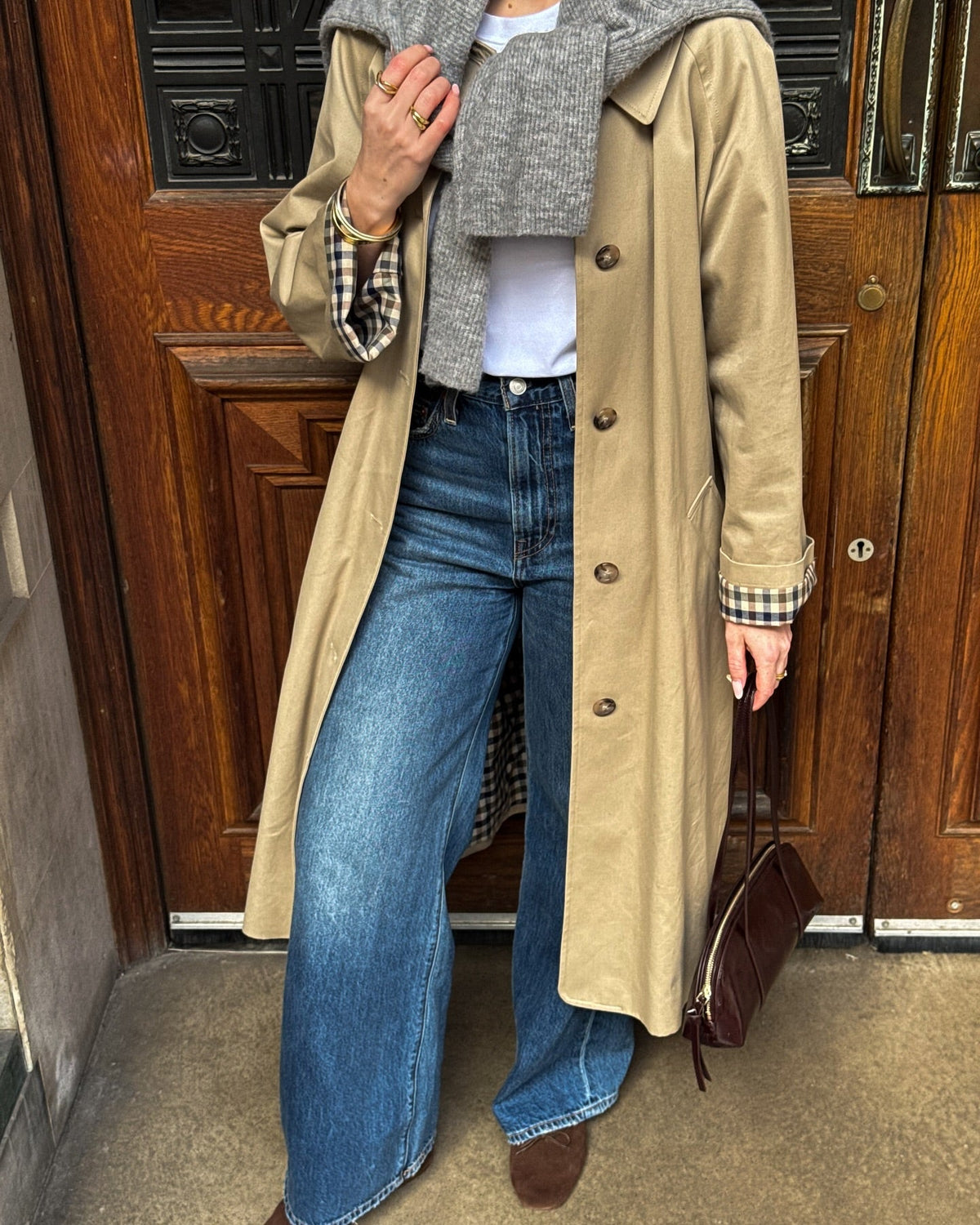 Gabardina media Annie con detalle de cuadros