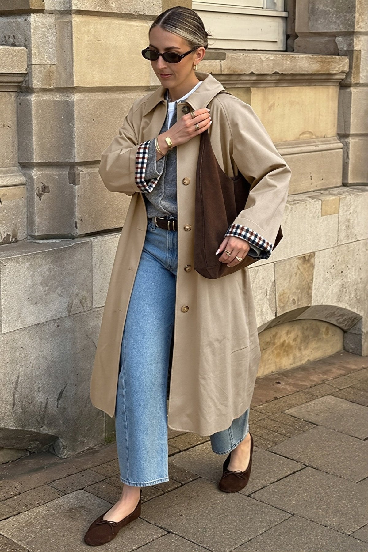Gabardina media Annie con detalle de cuadros