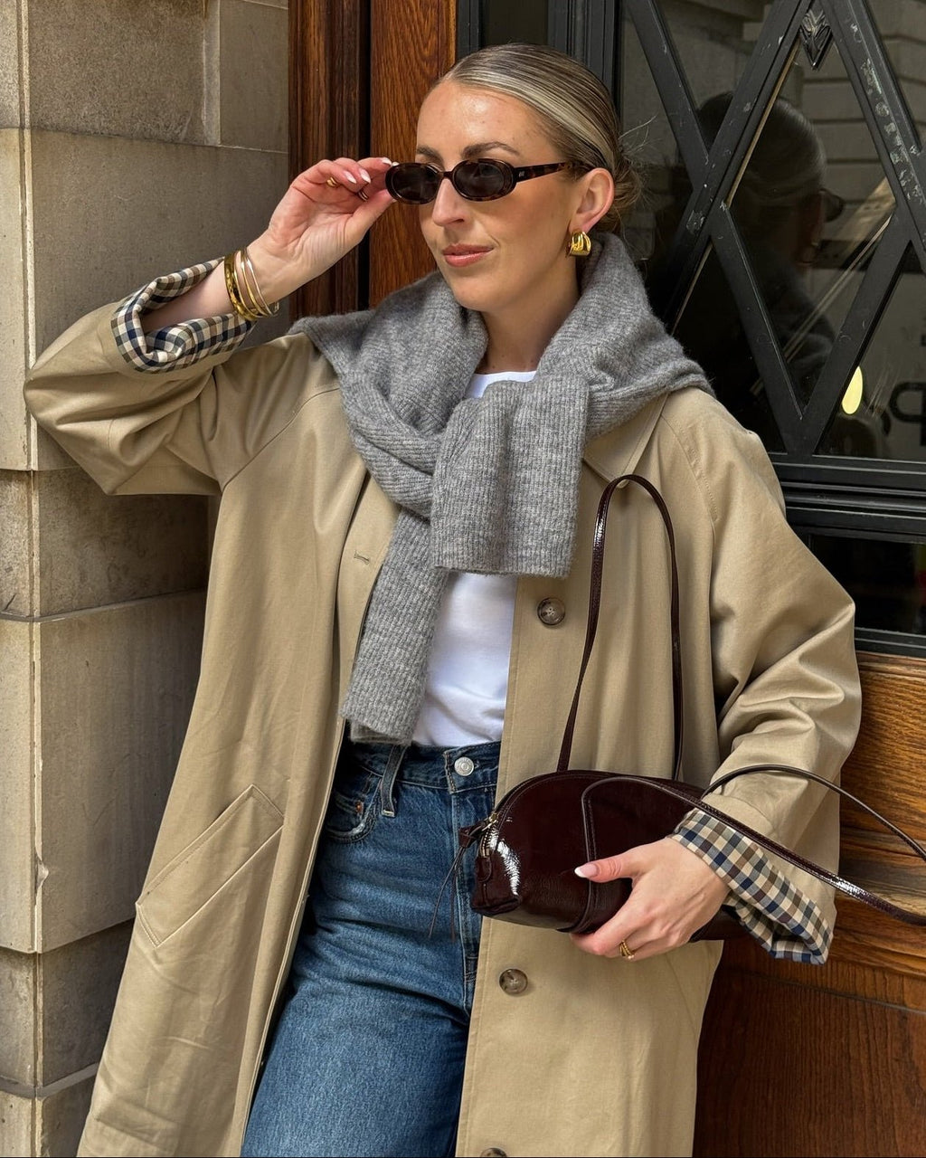 Gabardina media Annie con detalle de cuadros