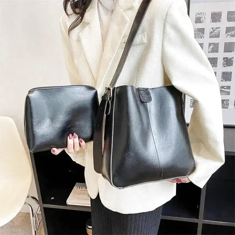 GIULIA - Bolso Capazo de Piel Rígida