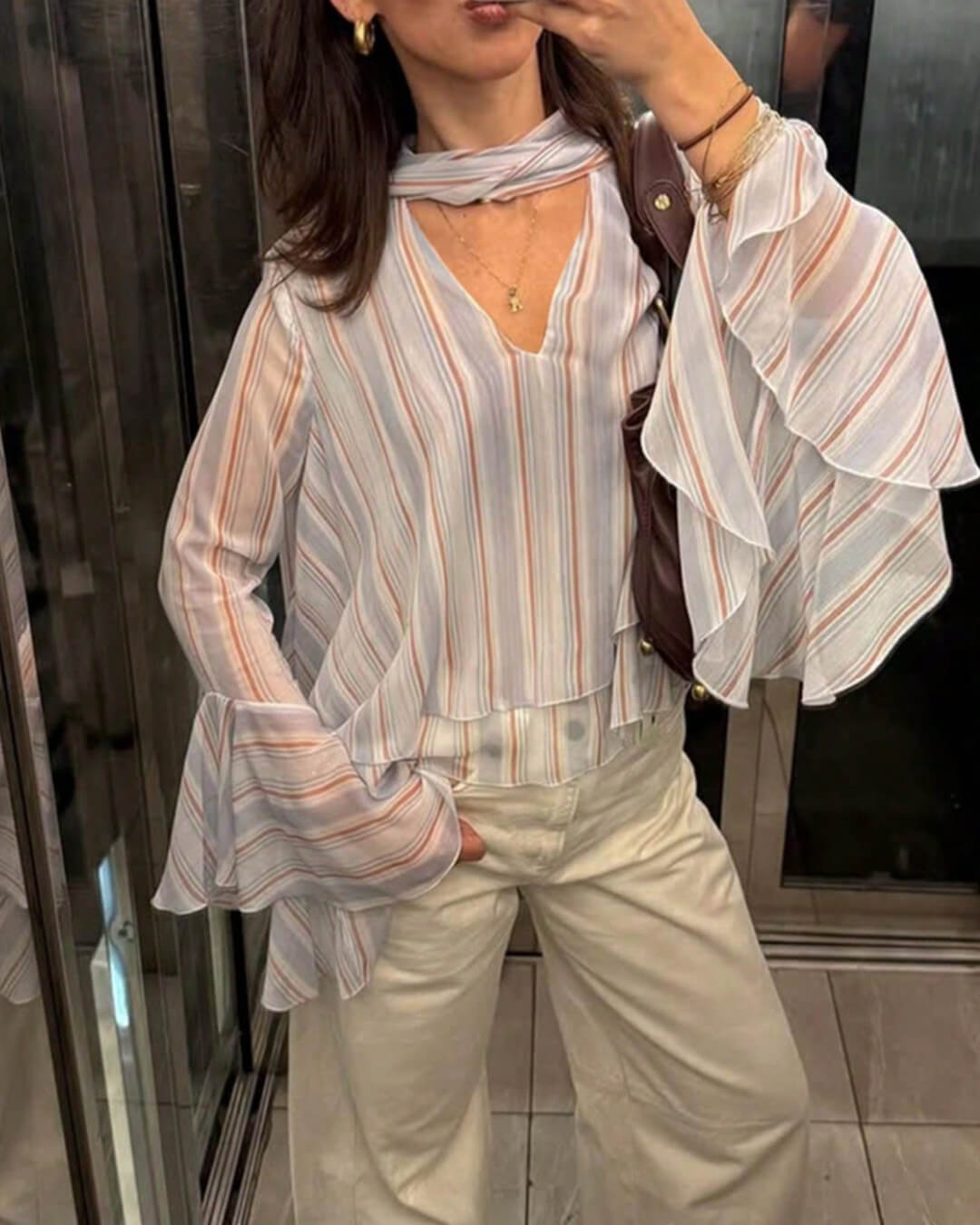 Hanna Blusa de Rayas con Volantes y Lazo al Cuello