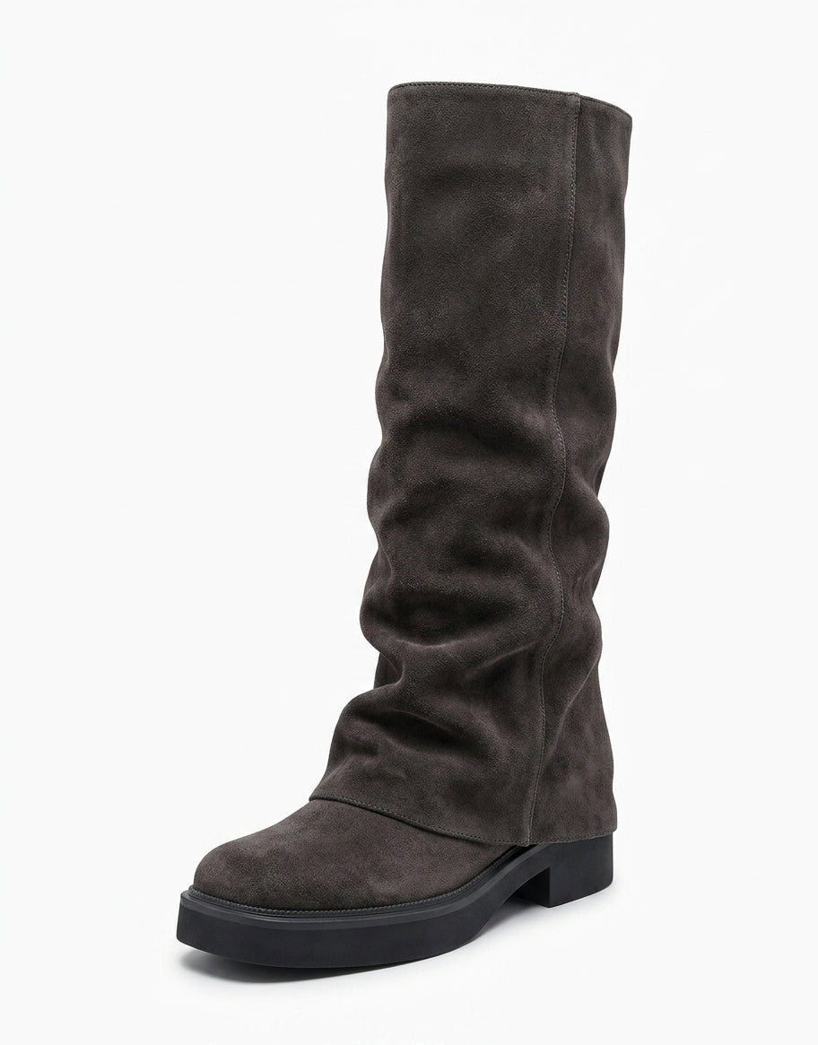 Avyra - Bota Slouch Alta Mujer de Ante