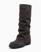 Avyra - Bota Slouch Alta Mujer de Ante