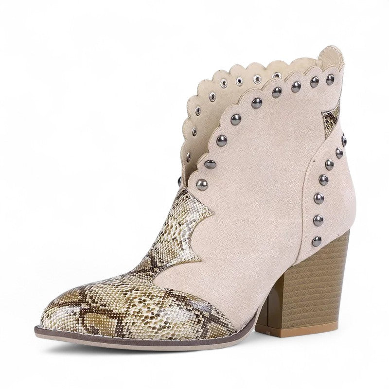 Araceli - Bota Campera Corta Vintage y Con Tachuelas