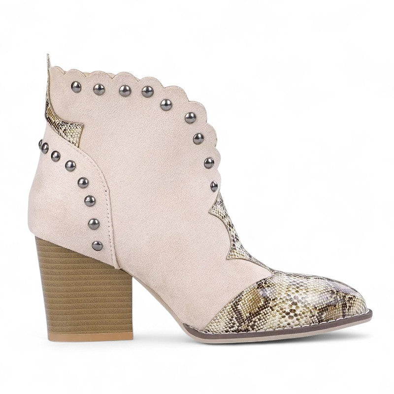 Araceli - Bota Campera Corta Vintage y Con Tachuelas