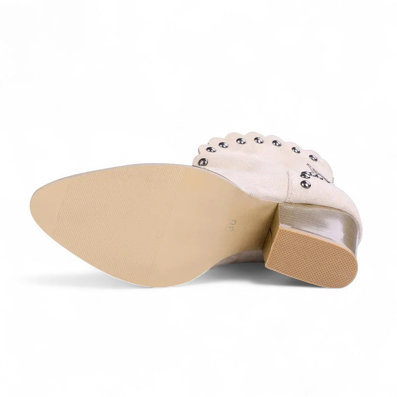Araceli - Bota Campera Corta Vintage y Con Tachuelas