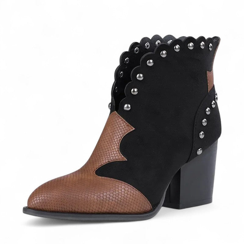 Araceli - Bota Campera Corta Vintage y Con Tachuelas