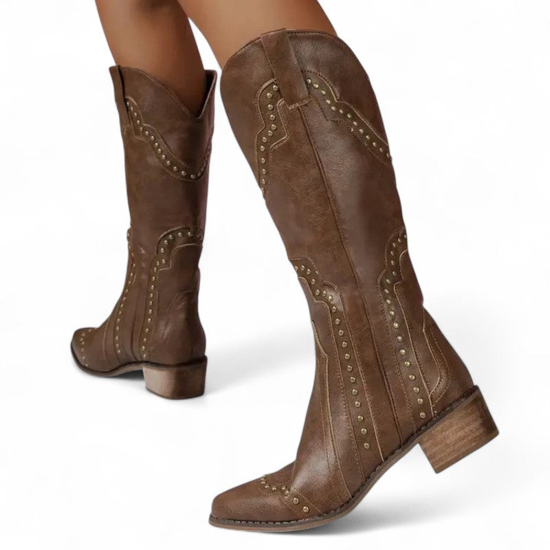 Malena - Bota Campera Vintage Con Tachuelas de Tacón Media Caña