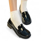 Ava - Mocasín de Piel Brillante de Tacón