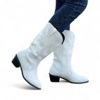 Malena - Bota Campera Mujer Corta Clásica de Bordado
