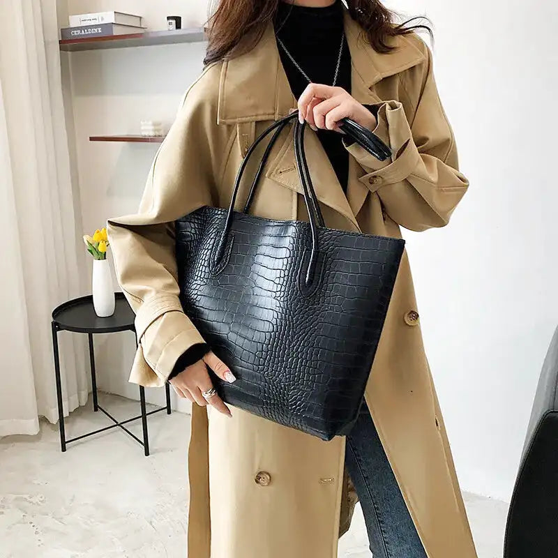 LARA - Bolso para Clases de Piel Grabada - OSMARA Fashion - vista 4