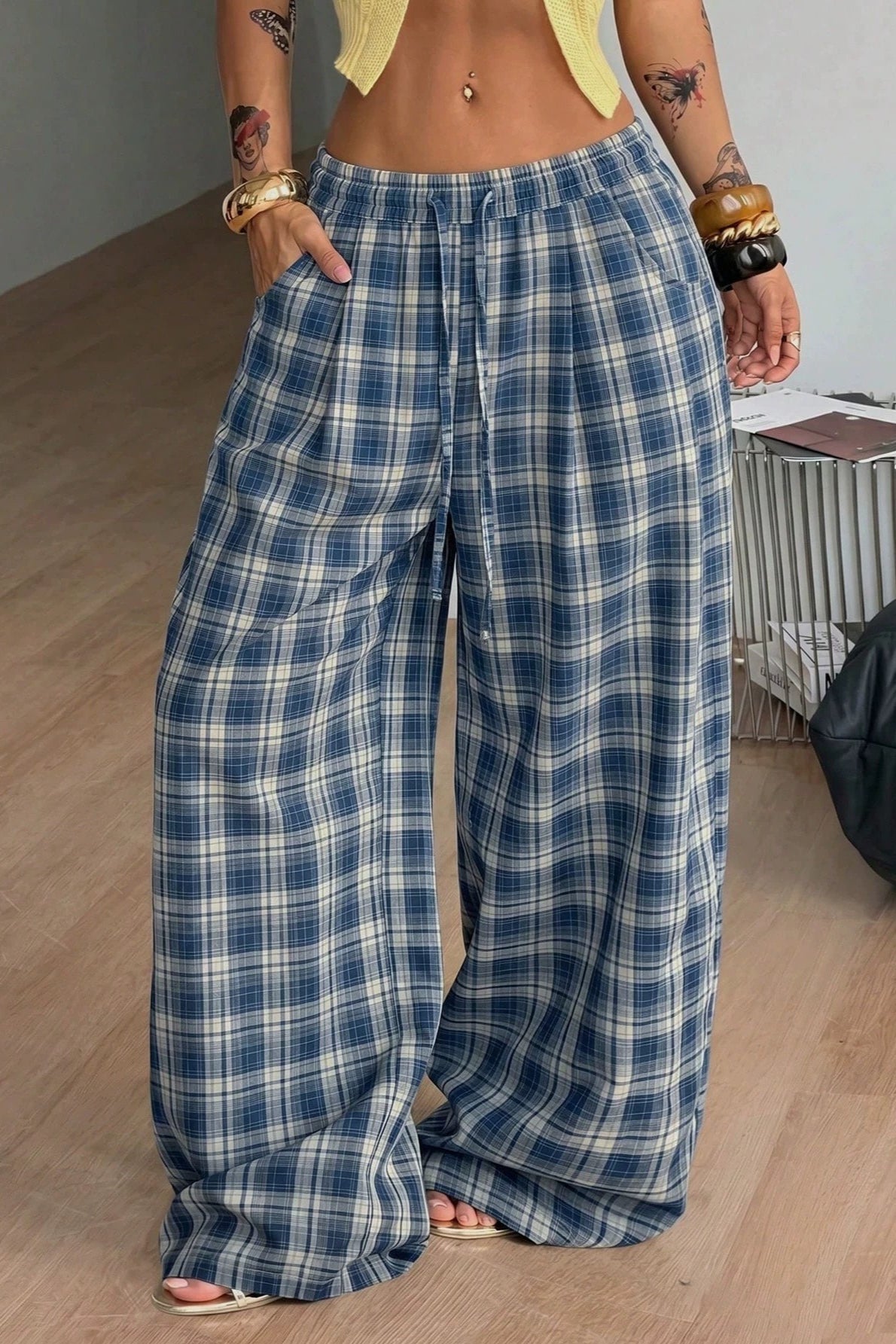 Lola Pantalón de cuadros ancho con cordón