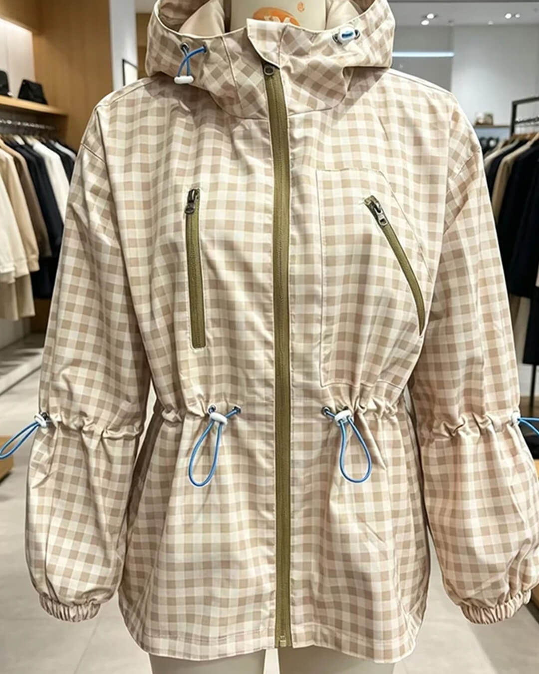 Lola Trench con capucha a cuadros