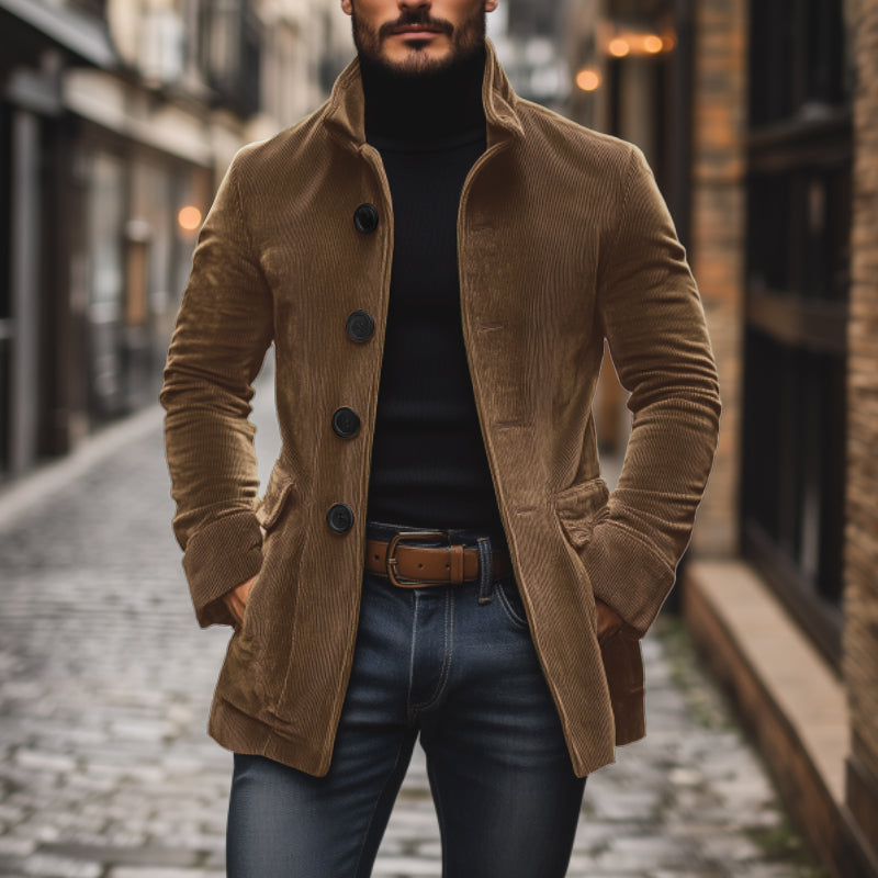 Abrigo elegante para hombre – corte entallado, cuello alto y bolsillos laterales
