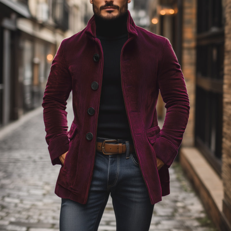 Abrigo elegante para hombre – corte entallado, cuello alto y bolsillos laterales