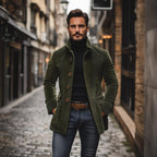Abrigo elegante para hombre – corte entallado, cuello alto y bolsillos laterales