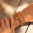 Amanda | Pulsera espiral triple bañada en oro