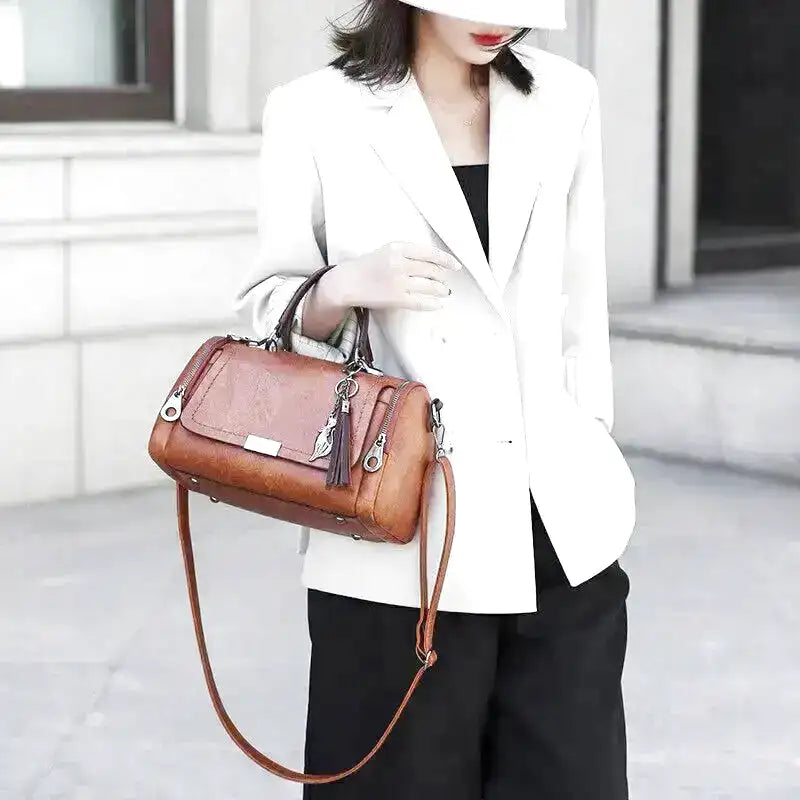 RHEA - Bolso Espacioso de Cuero Suave con Correa y Cremallera