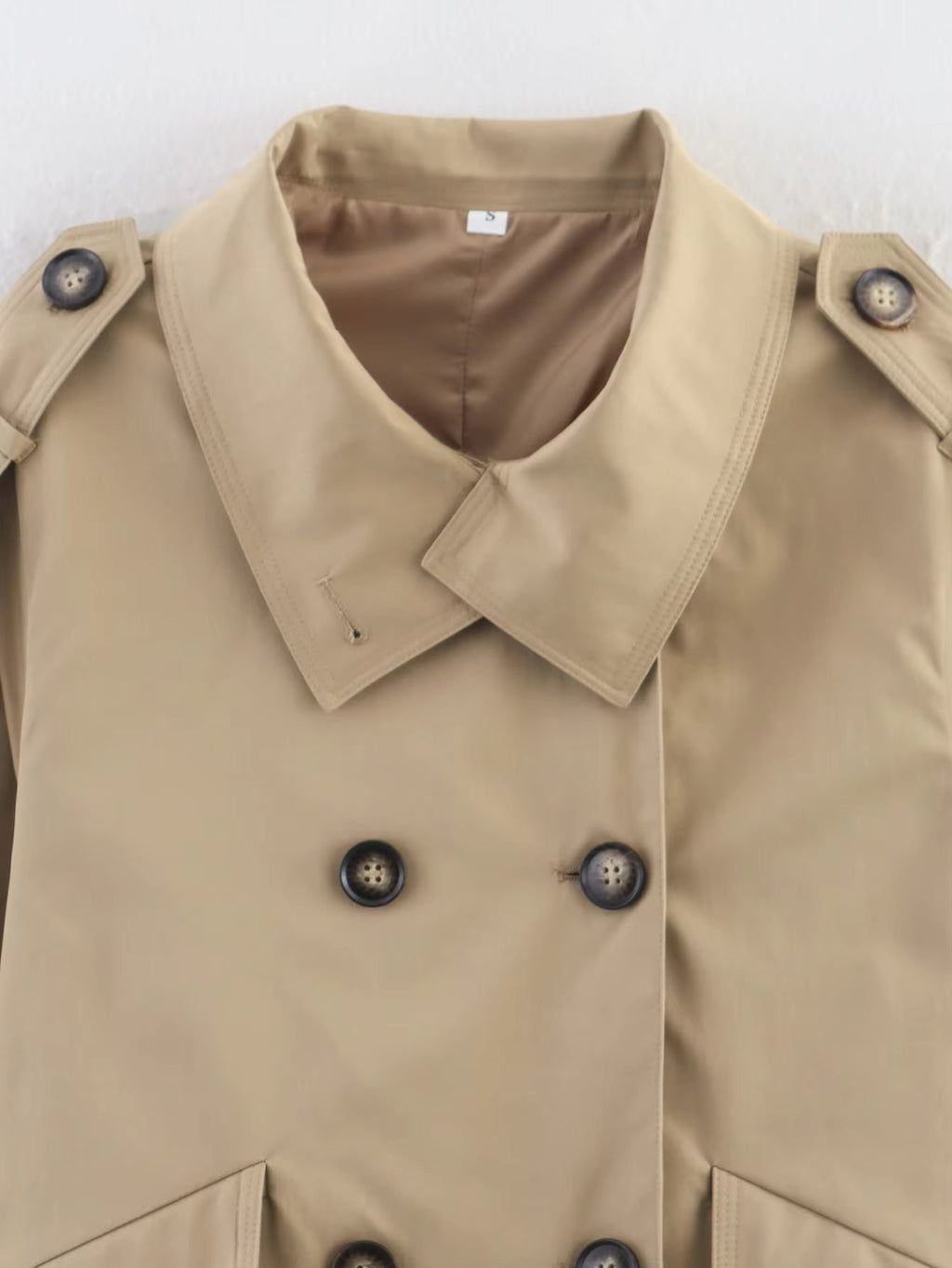 Sarah Gabardina Beige Abotonada de Doble Botonadura