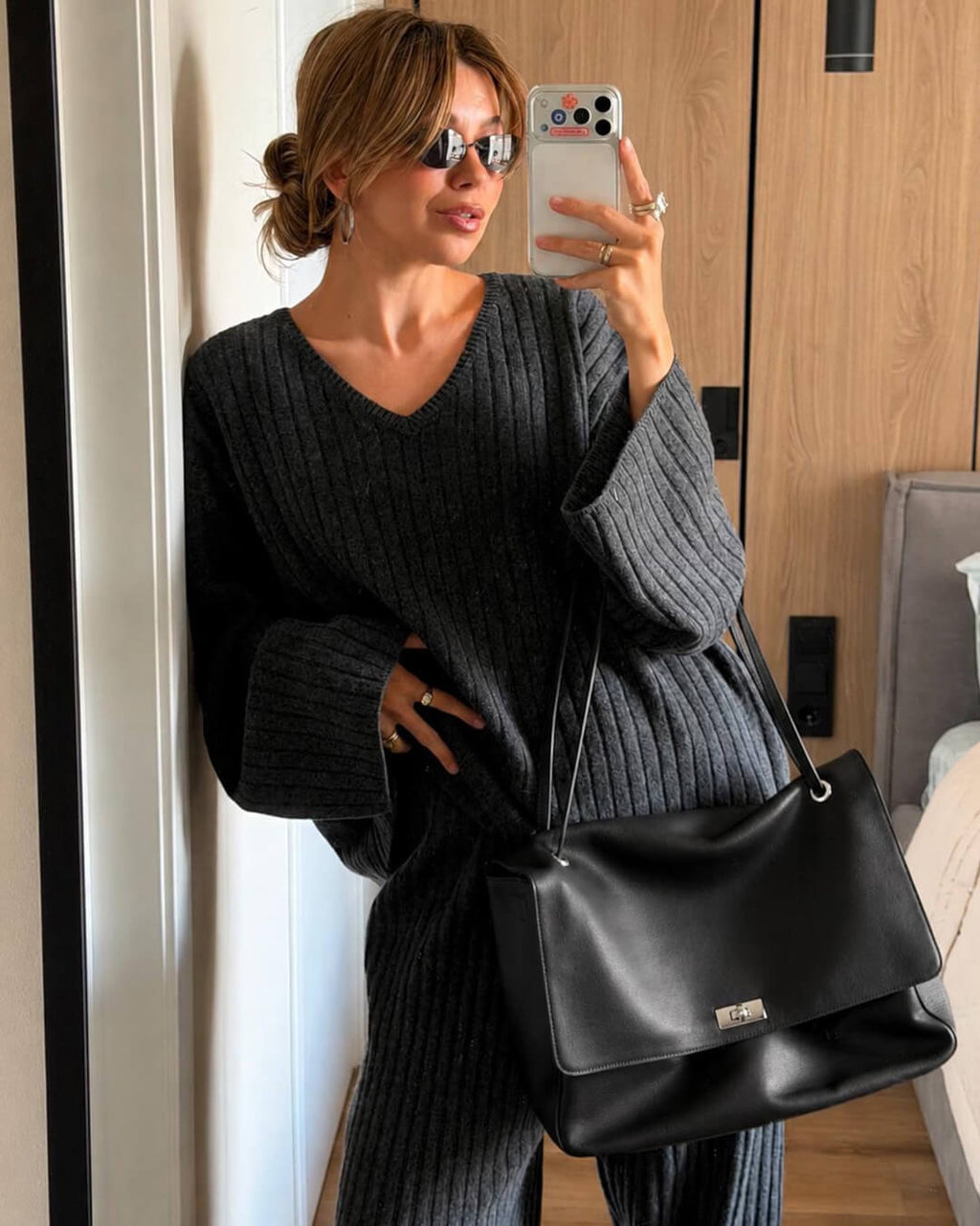 Bolso de hombro maxi con solapa de cuero sintético Carla - para edición