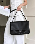 Bolso de hombro maxi con solapa de cuero sintético Carla - para edición