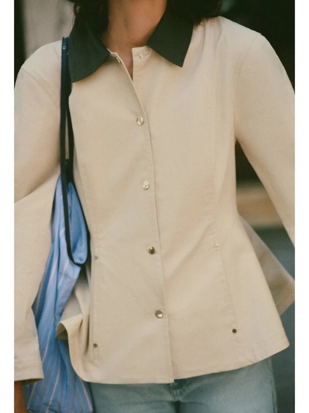 Chaqueta Emily con cuello contraste y peplum