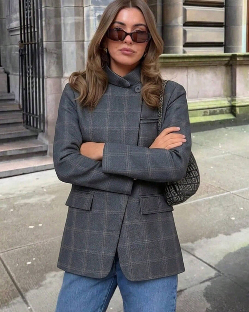 Blazer Katie de cuadros con cuello alto