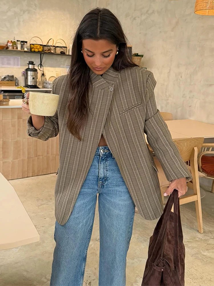 Blazer Katie de cuadros con cuello alto