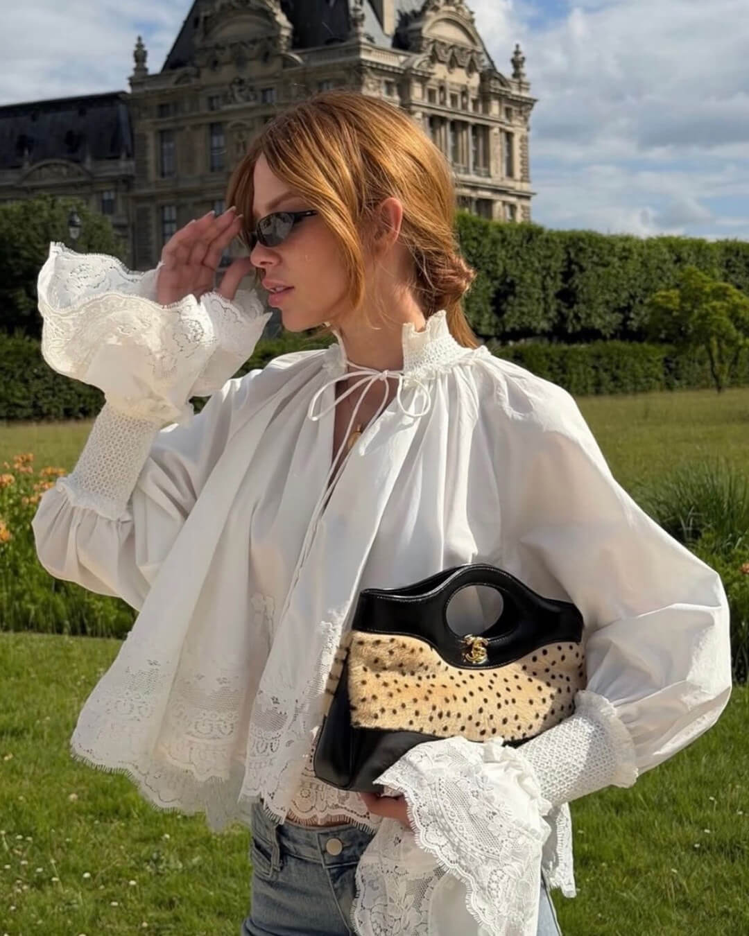 Annie blusa bordada con ribete de encaje